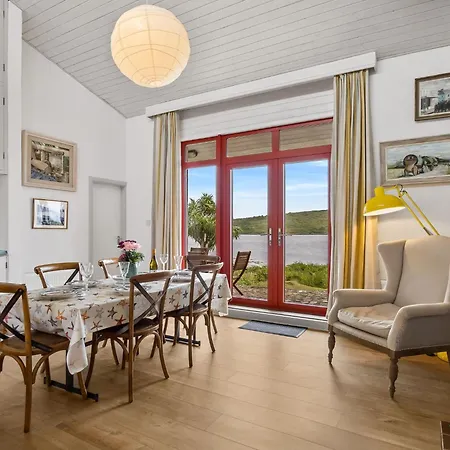 Salmon Semesterbostad Canower